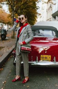 Ținută elegantă cu hanorac