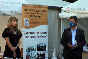 salon editorial-agnes