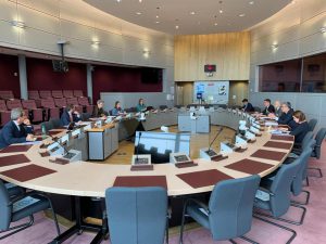 intalnire comisia e me