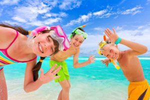 soare- copii-plaja-apa