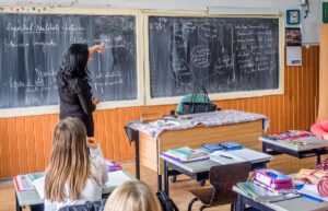 2017_01_10_1_derogare-director-de-scoala-si-fara-concurs-sau-chiar-cu-concursul-picat-cum-justifica-ministrul-educatiei_44332