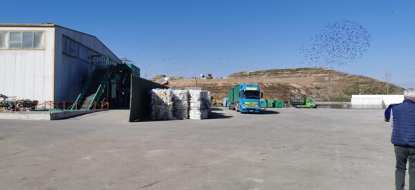 Oficial Media / Înființarea unui centru de colectare a deșeurilor prin aport voluntar în municipiul Târgoviște, județul Dâmbovița