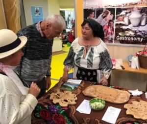 emilia popa (2) (Medie) (Mică)