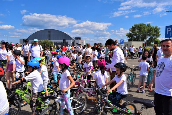 Oficial Media- Turul de Ciclism 2022 - Școala Gimnazială ”Coresi”, Târgoviște / locație: Complexul Turistic de Natație Târgoviște