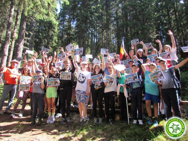 Oficial Media - Educație nonformală în Munții Bucegi pentru 36 de tineri