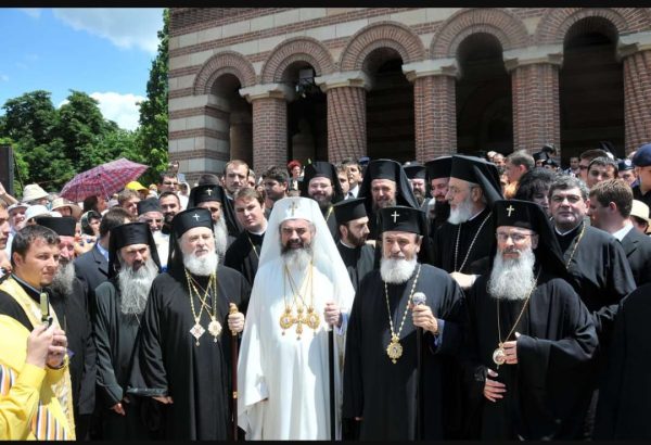 Oficial Media - Istorie la Târgoviște și recunoștință pentru IPS Arhiepiscop și Mitropolit Nifon