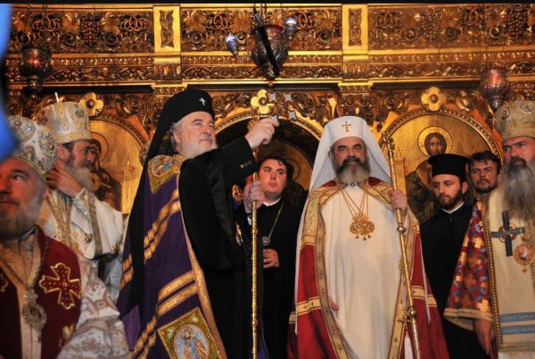 Oficial Media - Istorie la Târgoviște și recunoștință pentru IPS Arhiepiscop și Mitropolit Nifon