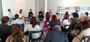 vernisaj-think-brick (1)