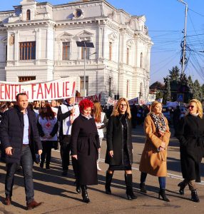 mars de protest impotriva violentei in familie la Targoviste - Monica Ilie, viceprimar