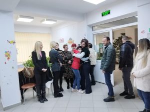 carmen holban - centrul social floare de colt - oficial media