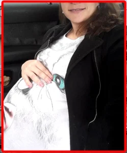 https___www.gandul.ro_wp-content_uploads_2023_08_fete-13-ani-maternitatea-ploiesti-nascut