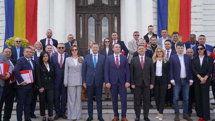 Cristian Stan și-a depus candidatura pentru un nou mandat de primar al municipiului Târgoviște cu peste 30.000 de semnături