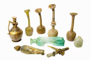 Vase de sticlă descoperite la Târgoviște și împrejurimi