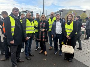 569528260_24884971704458181_7158487269244845887_n