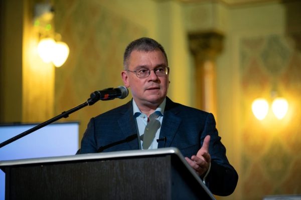 Mihai Răzvan Ungureanu posibil ambasador al României la Curtea Regală Britanică
