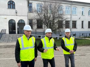 5740ac4d-a8b2-4a41-873e-d3eaccd192ca